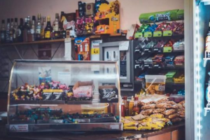 分享個小眾偏門生意路子：臨期食品項目！