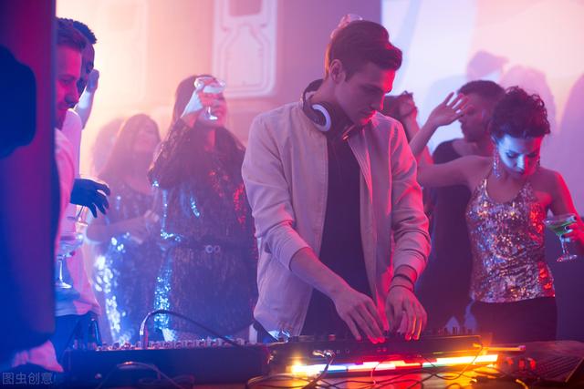 喊麥?zhǔn)笊袂胞準(zhǔn)笊袂柙~2020最新版插圖1