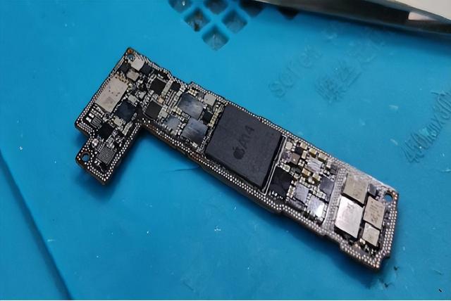 蘋果11換主板多少錢蘋果11換主板多少錢一個插圖