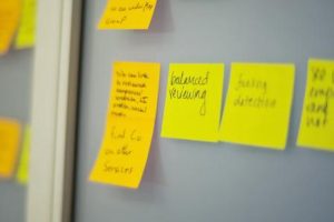 自媒體行業(yè)自媒體行業(yè)的發(fā)展現(xiàn)狀與前景論文